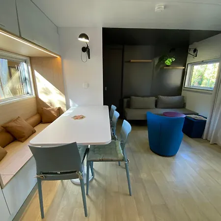 Mobil La Civelle مكان تخييم