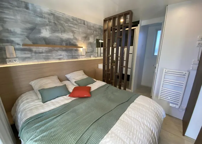 Mobil La Civelle مكان تخييم