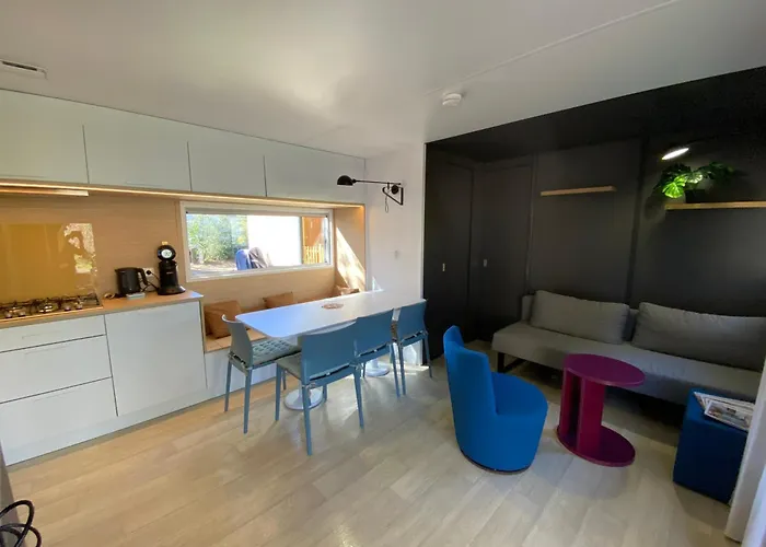 Mobil La Civelle مكان تخييم